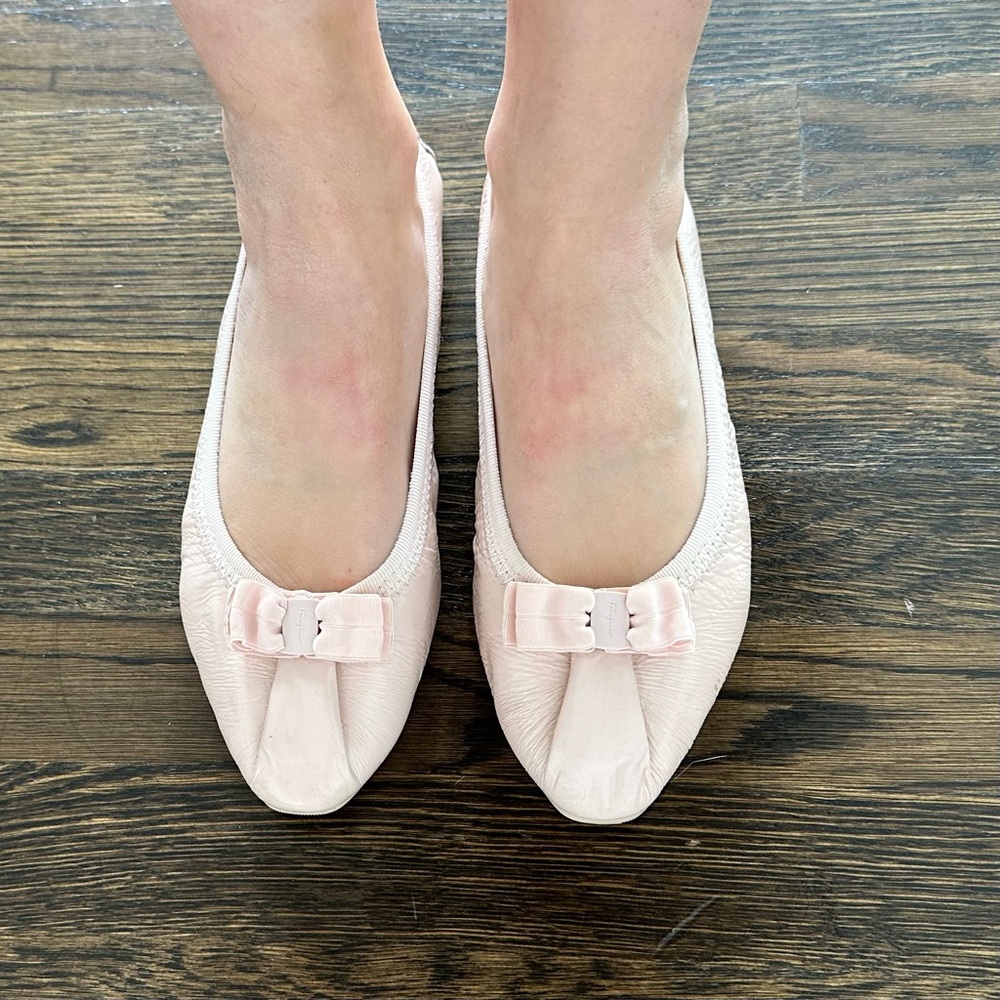 🩰 Salvatore Ferragamo Varina Blush Patent Leather Ballet Flats 6B 🩰